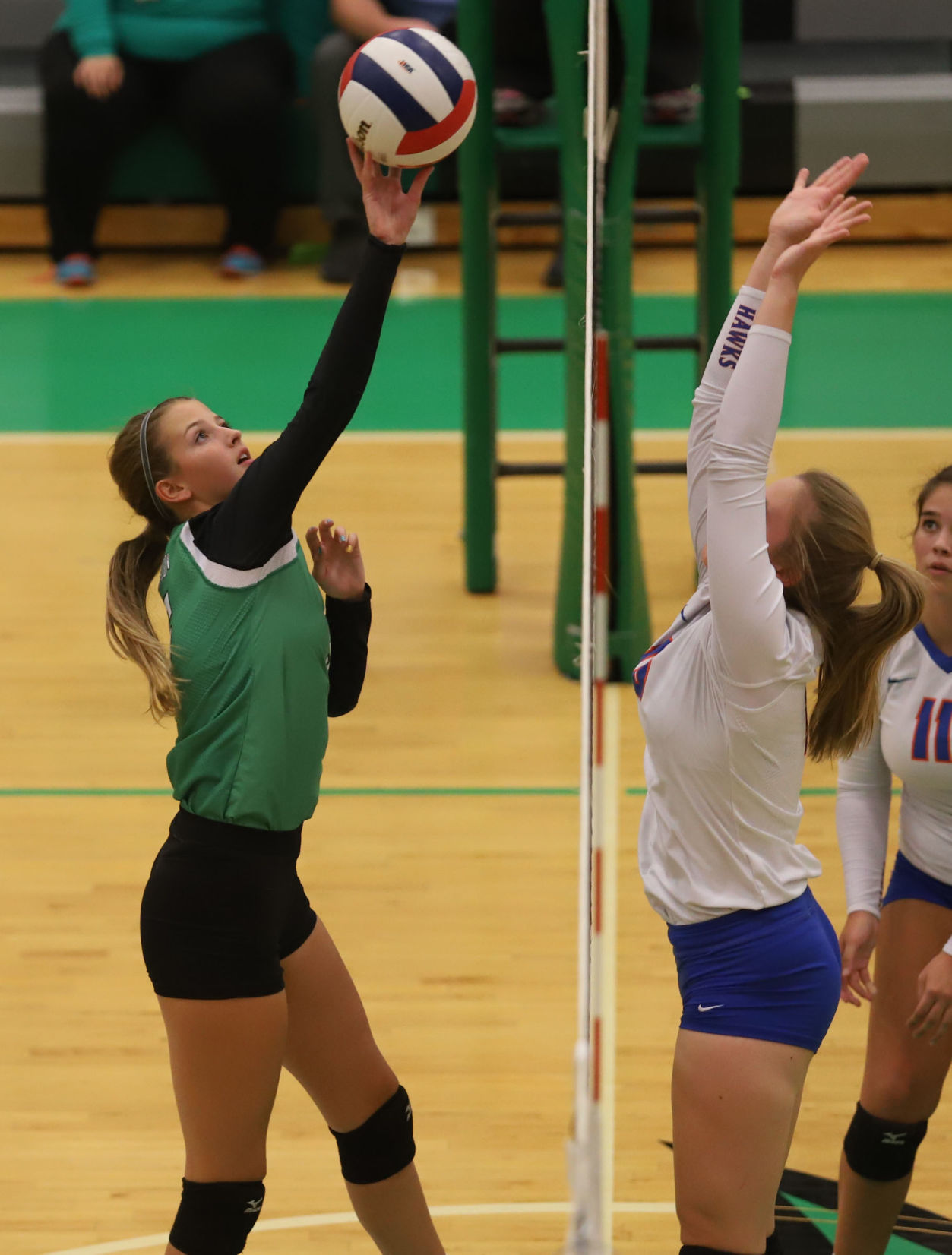 Meridian vs Riverton volleyball 5 9.10.18.jpg